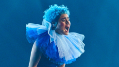12 points goes to: Haalt Australië wel de finale met gekke clownsact?