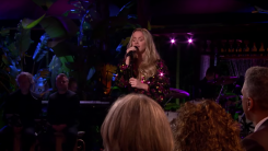 Kijkers lovend over remake Net Als Toen door Emma Heesters