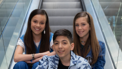 Luister: SH!NE zingt A Million Little Things op Junior Songfestival