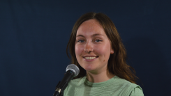 Jente Charlotte covert Hold Me Closer van Cornelia Jakobs