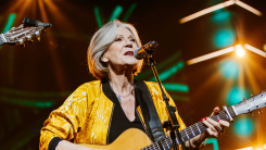Lenny Kuhr uit registratie Grote Songfestivalfeest geknipt: ‘Schandalig!’